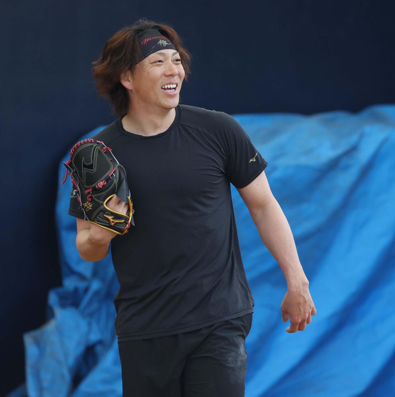 笑顔の日本ハム宮西