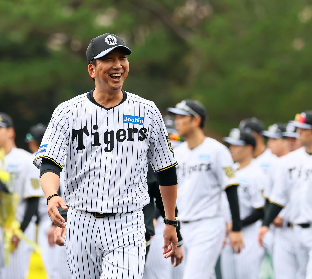 歓迎セレモニーを終え笑顔を見せる藤川監督（撮影・藤尾明華）