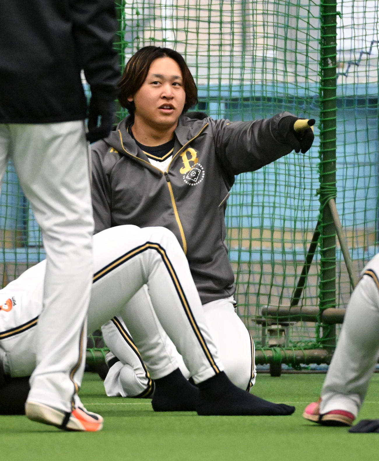 練習開始を待つオリックス宮城（撮影・前岡正明）