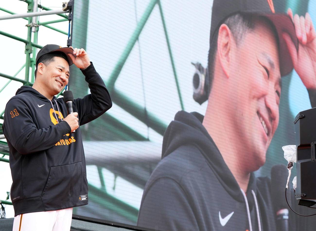 トークショーに登壇した巨人田中将は「2月の最後の方に1試合でも投げられれば」と笑顔を見せた（撮影・たえ見朱実）