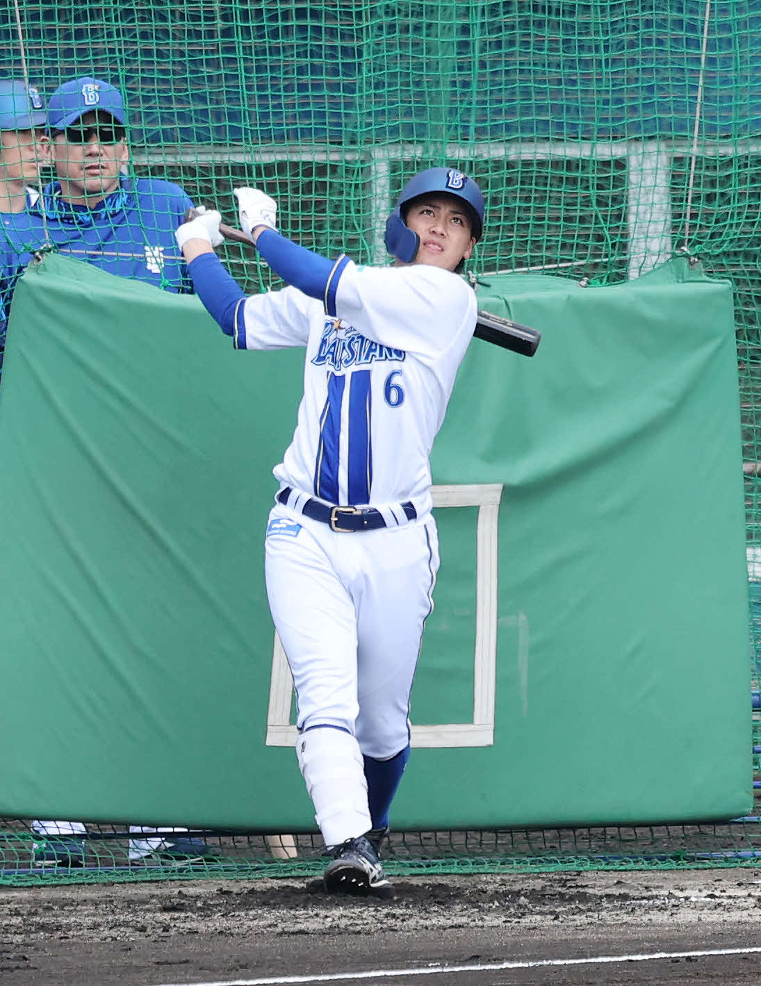 フリー打撃するDeNA森敬（撮影・鈴木正人）