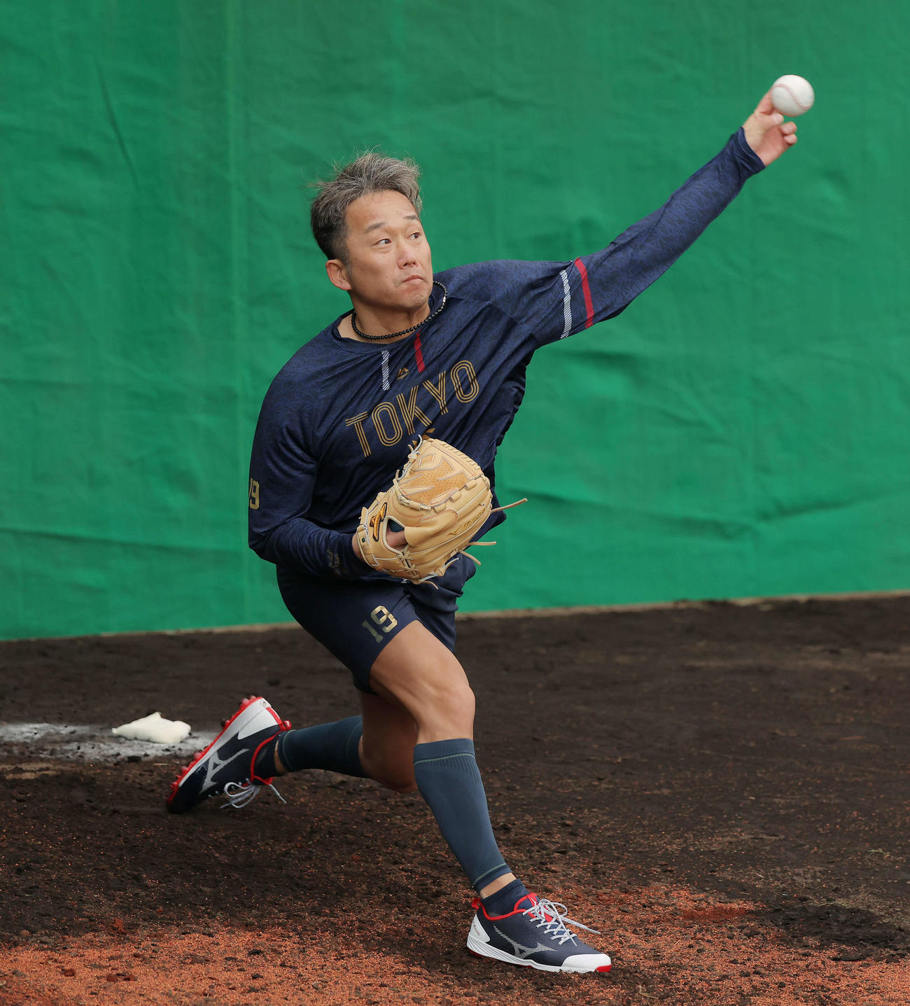 ブルペン投球するヤクルト石川（撮影・河田真司）