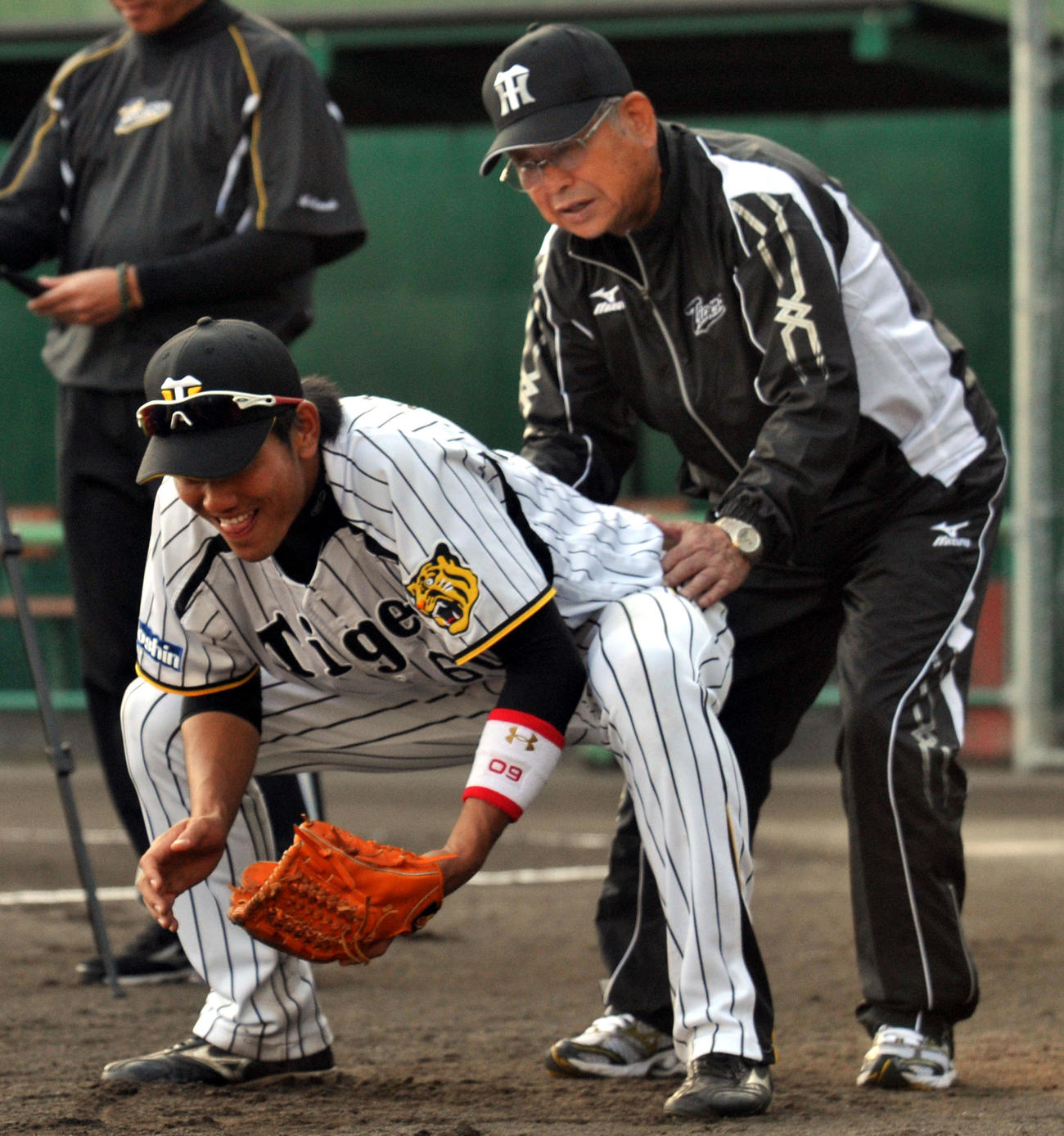 2012年11月、中谷将大を指導する吉田義男さん