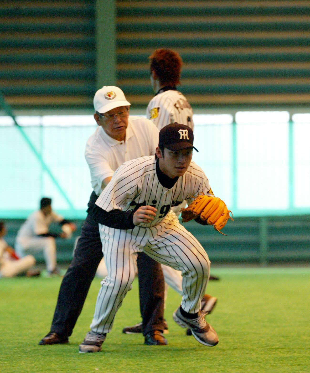 2004年2月、鳥谷敬を指導する吉田義男さん