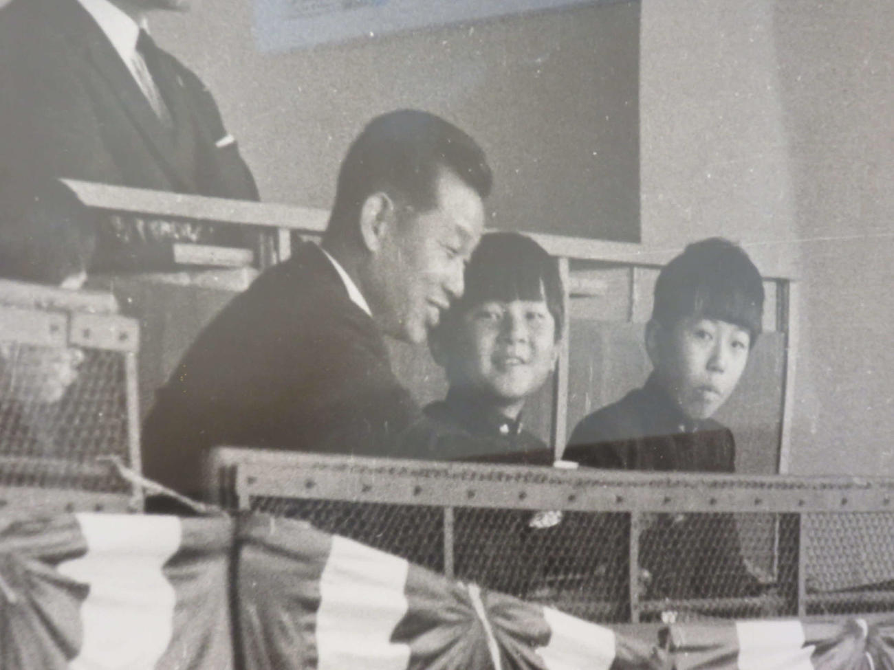 70年、皇太子に野球解説する