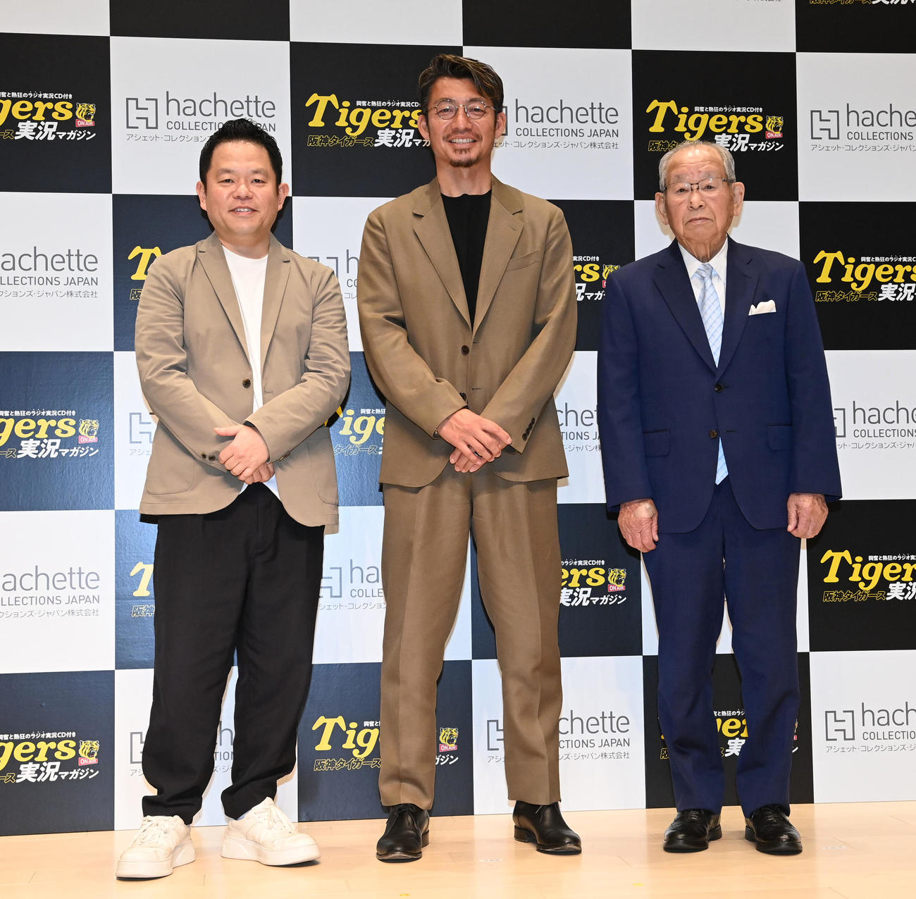 スペシャルトークを行った左からダイアン津田、鳥谷敬氏、日刊スポーツ評論家の吉田義男氏（2024年4月3日撮影）