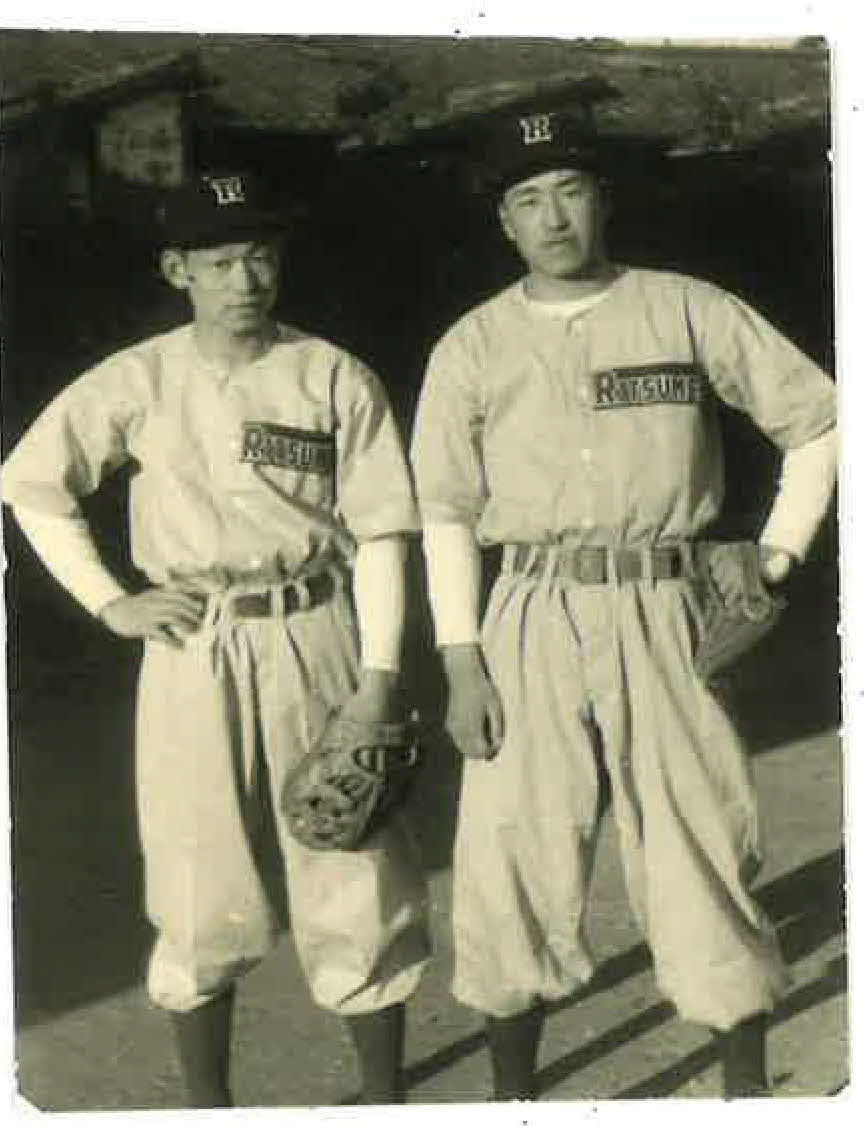 立命大時代の吉田義男氏（左）