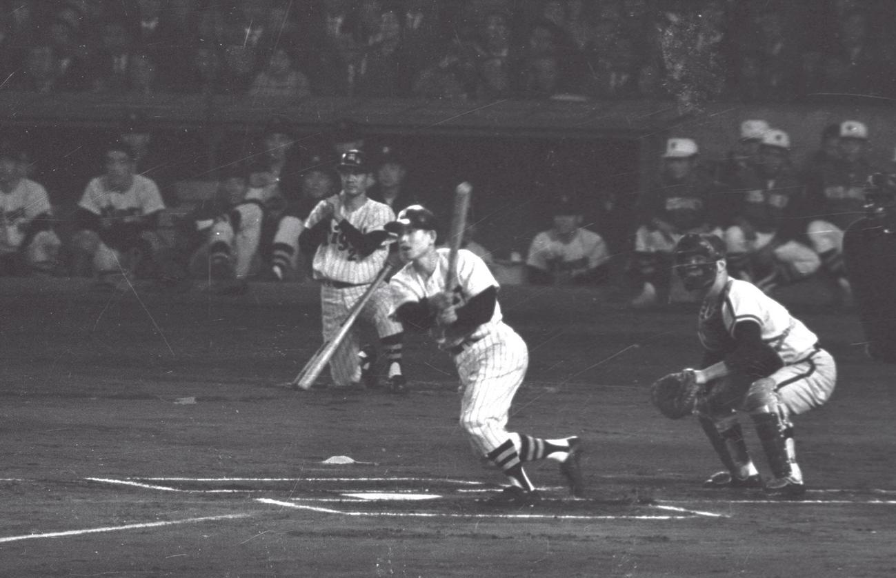 64年、南海との日本シリーズに出場する吉田義男さん