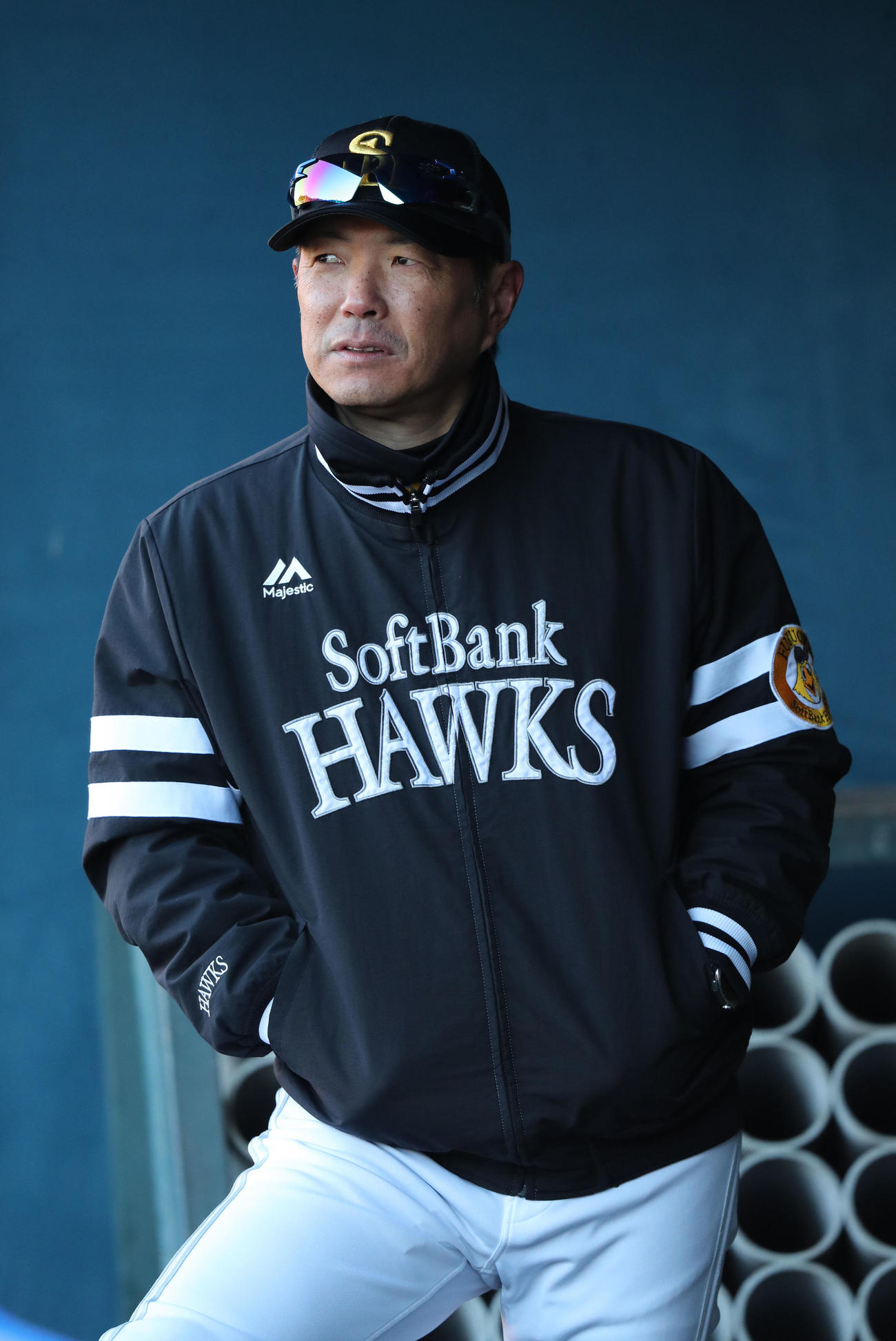ベンチの小久保監督（2025年2月4日撮影）