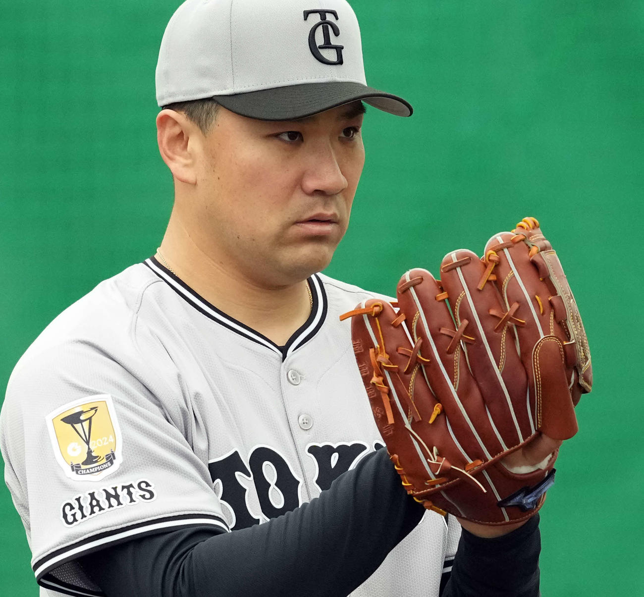 引き締まった表情を見せる巨人田中将（撮影・たえ見朱実）