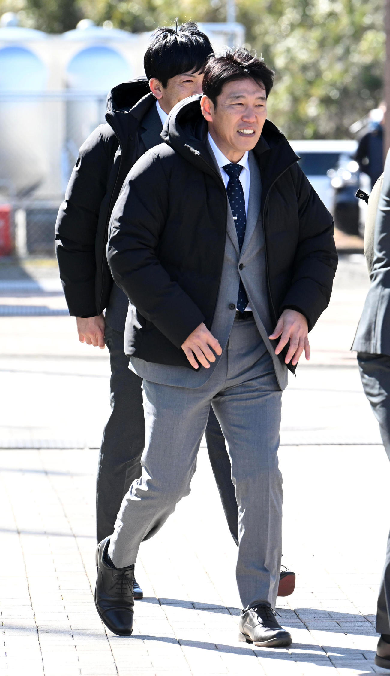 オリックスキャンプを視察に訪れた侍ジャパン井端監督（撮影・前岡正明）