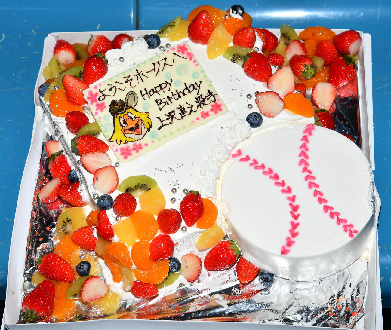 31歳の誕生日を迎えたソフトバンク上沢に贈られたケーキ（撮影・岩下翔太）
