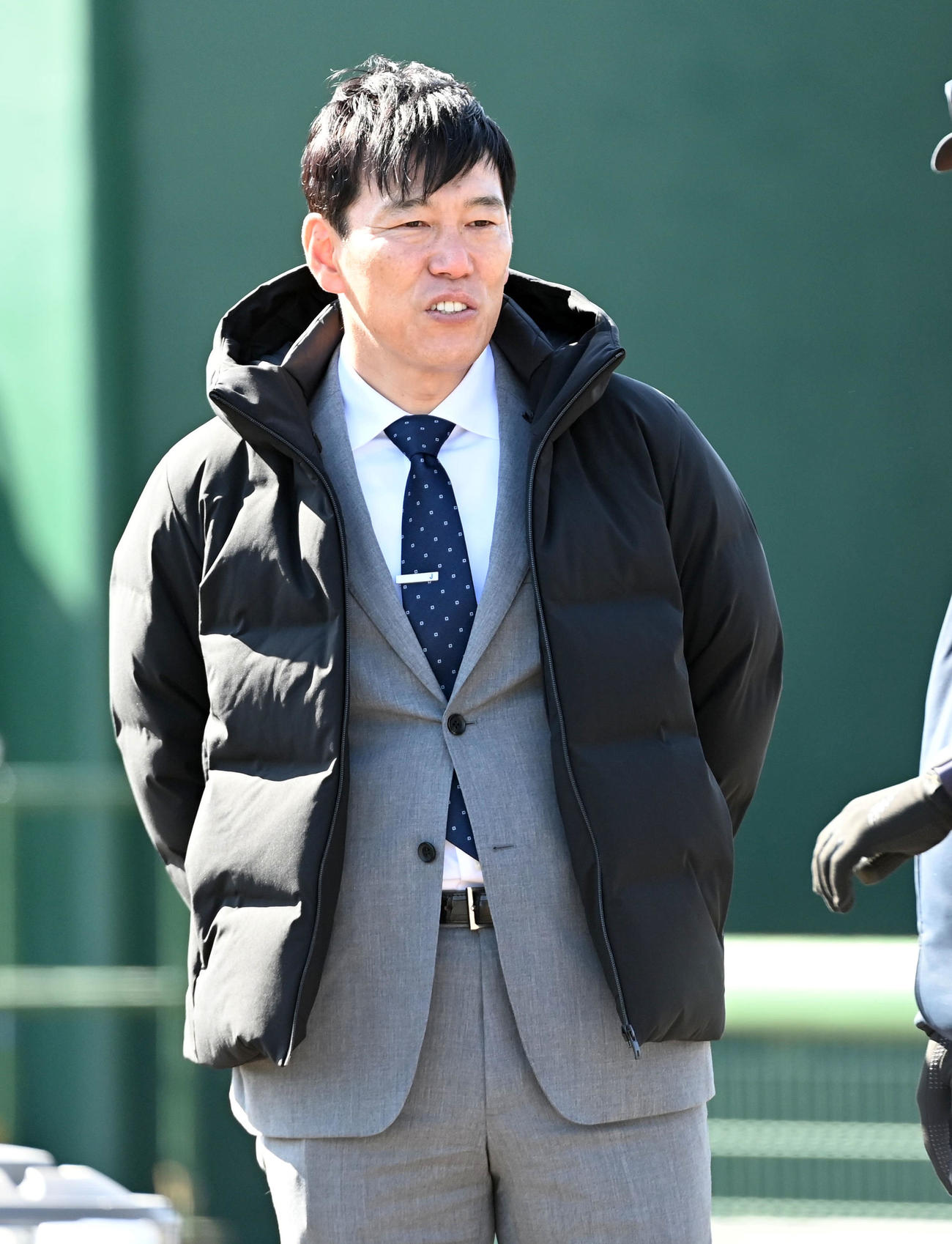 オリックスキャンプを視察に訪れた侍ジャパン井端監督（撮影・前岡正明）