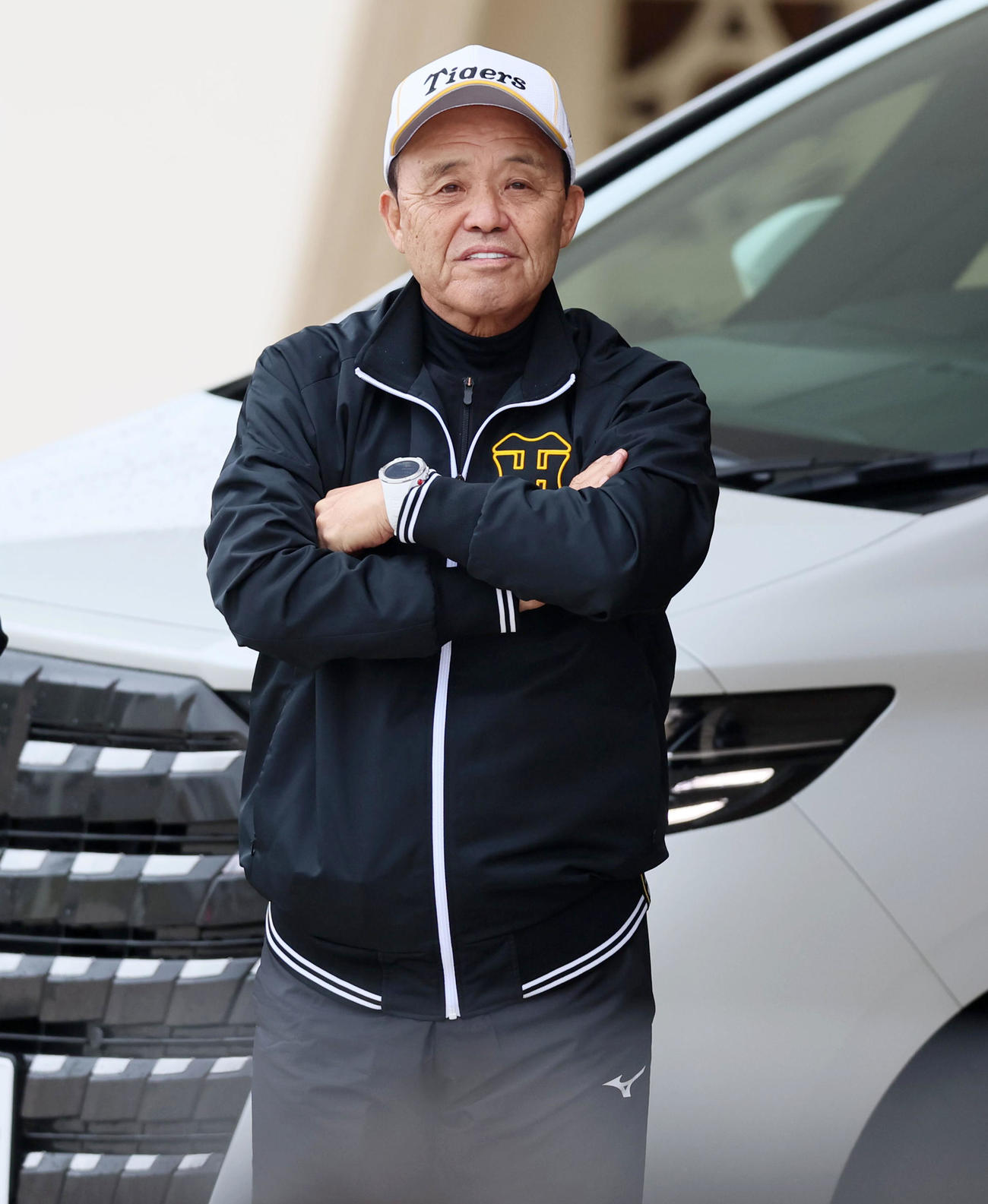 具志川を訪れた岡田オーナー付顧問（撮影・加藤哉）