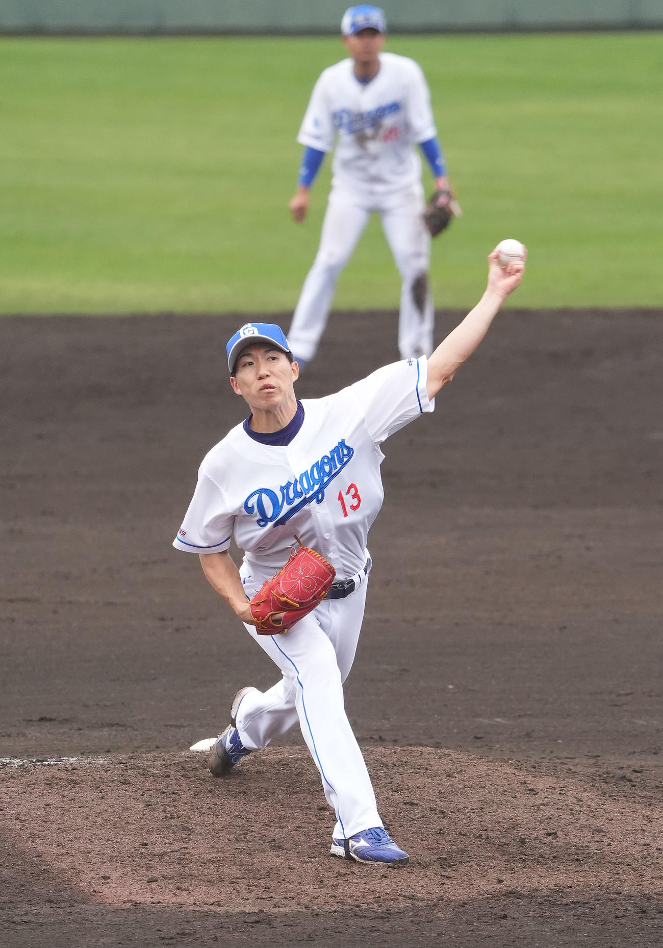 シート打撃練習で登板する中日橋本（撮影・森本幸一）