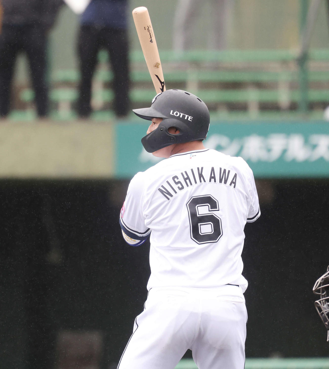 ライブBPに臨むロッテ西川（撮影・宮地輝）