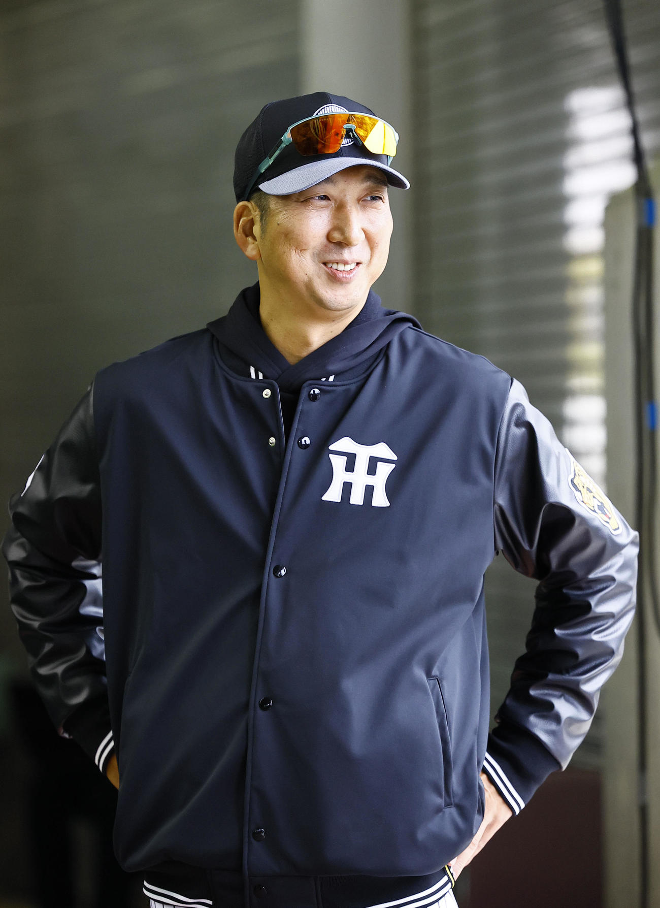 田口壮氏と話しをする藤川監督（撮影・藤尾明華）