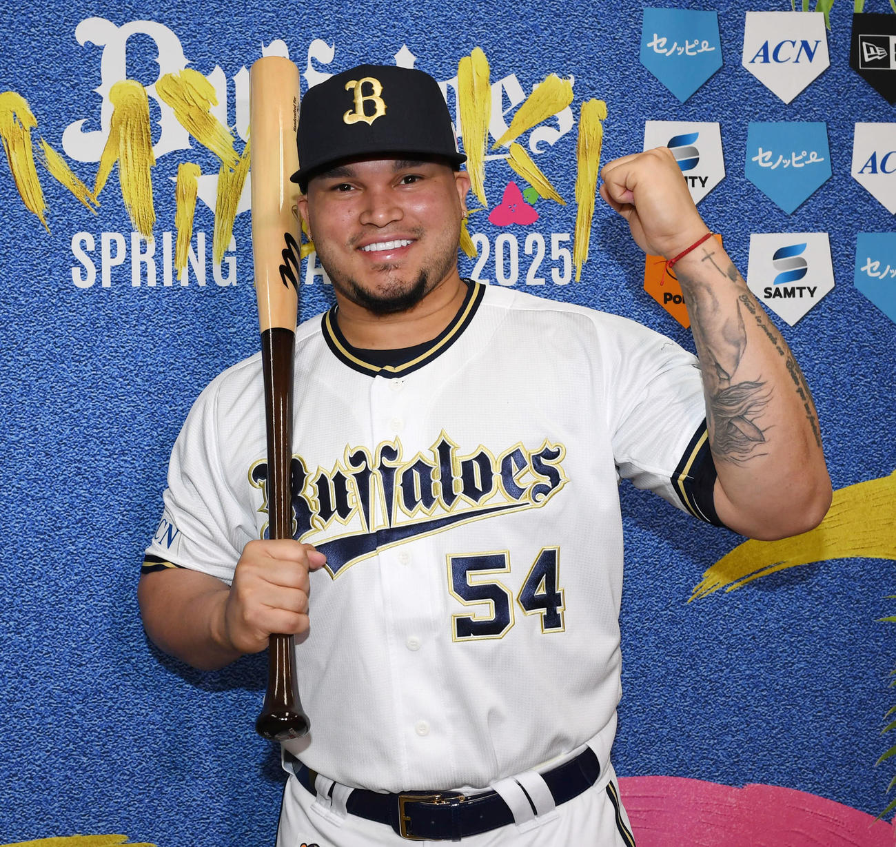 オリックスへ入団したディアスは日本での活躍を誓う（撮影・前岡正明）