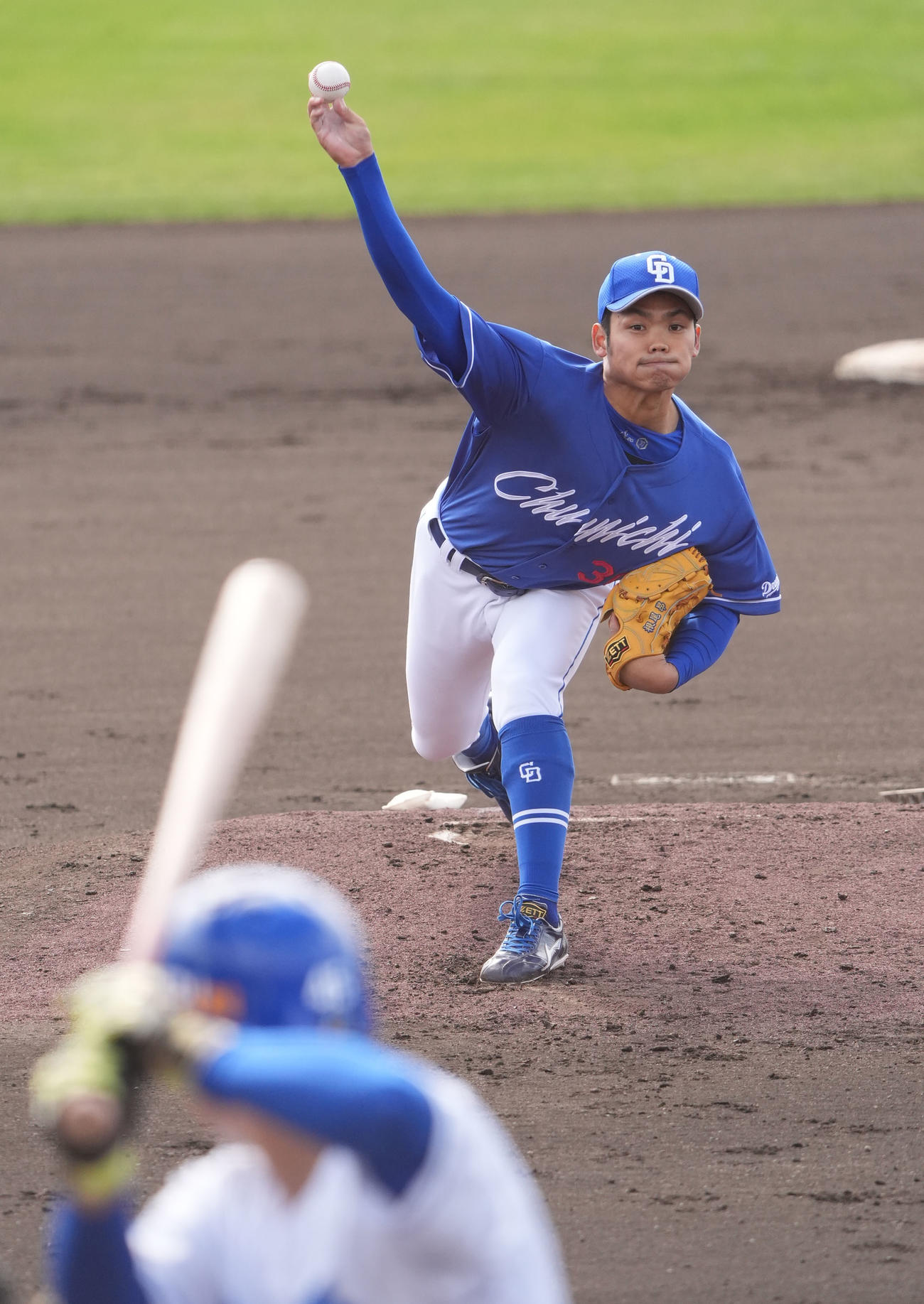紅白戦1回裏、登板する紅組先発の根尾（撮影・森本幸一）