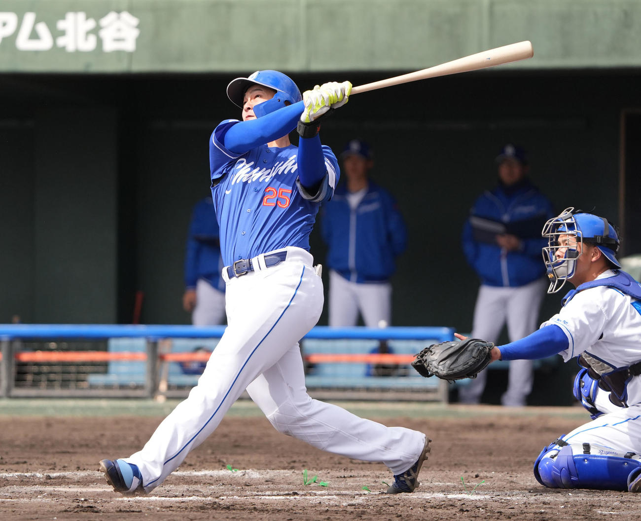 紅白戦3回表無死一塁、左越え2点本塁打を放つ石川昂（撮影・森本幸一）