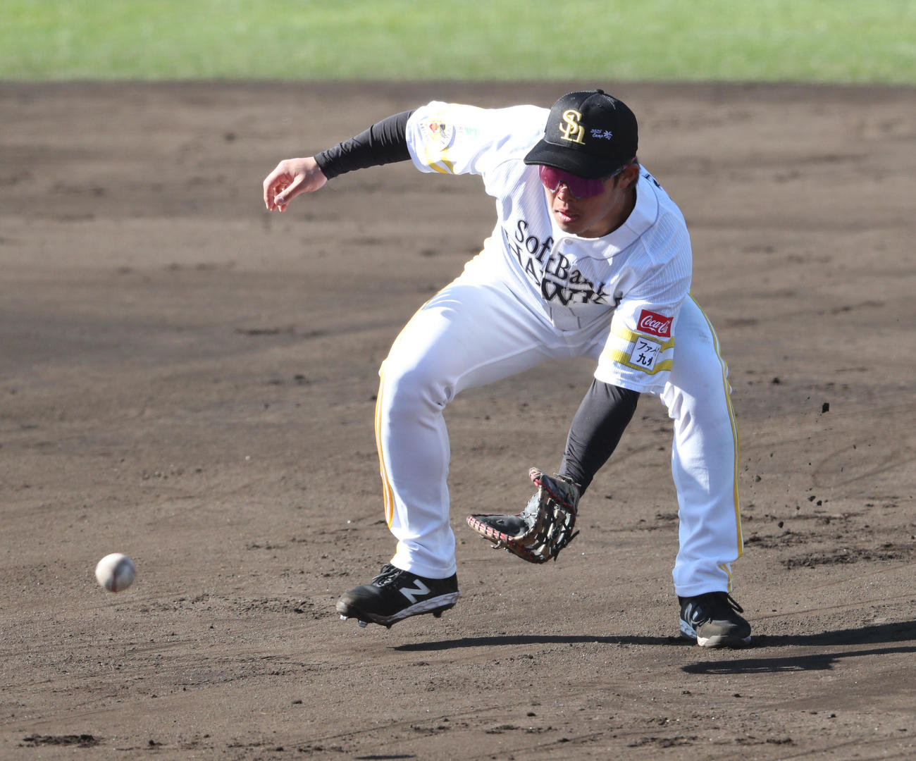 ノックで軽快な動きを見せる井上（撮影・梅根麻紀）