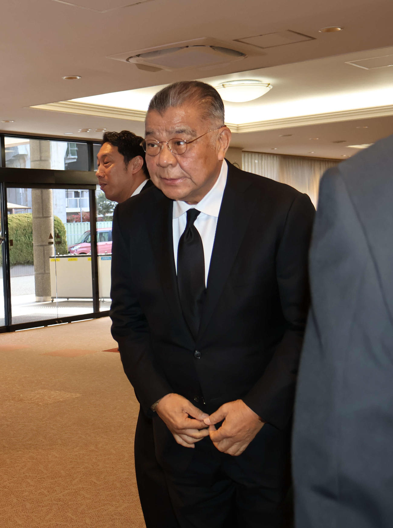 吉田義男さんの葬儀に参列した掛布雅之氏（撮影・村上久美子）
