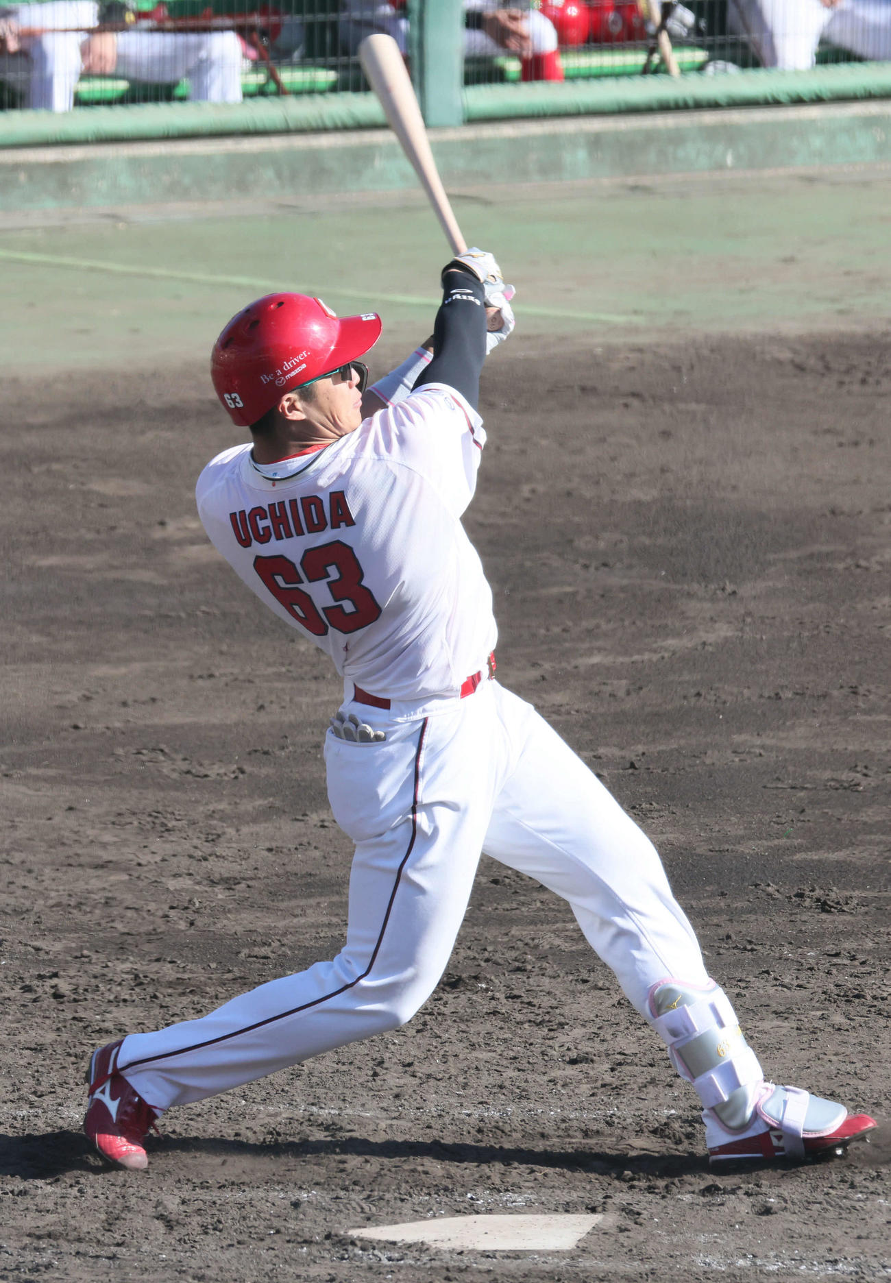 広島紅白戦7回裏白組2死一塁、内田は左前打を放つ（撮影・加藤孝規）
