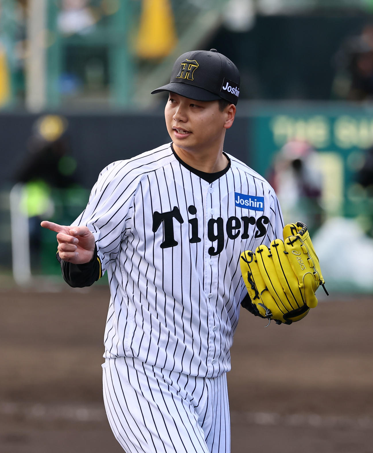 紅白戦　5回、4番手で登板し3者凡退に抑えた白組漆原（撮影・藤尾明華）