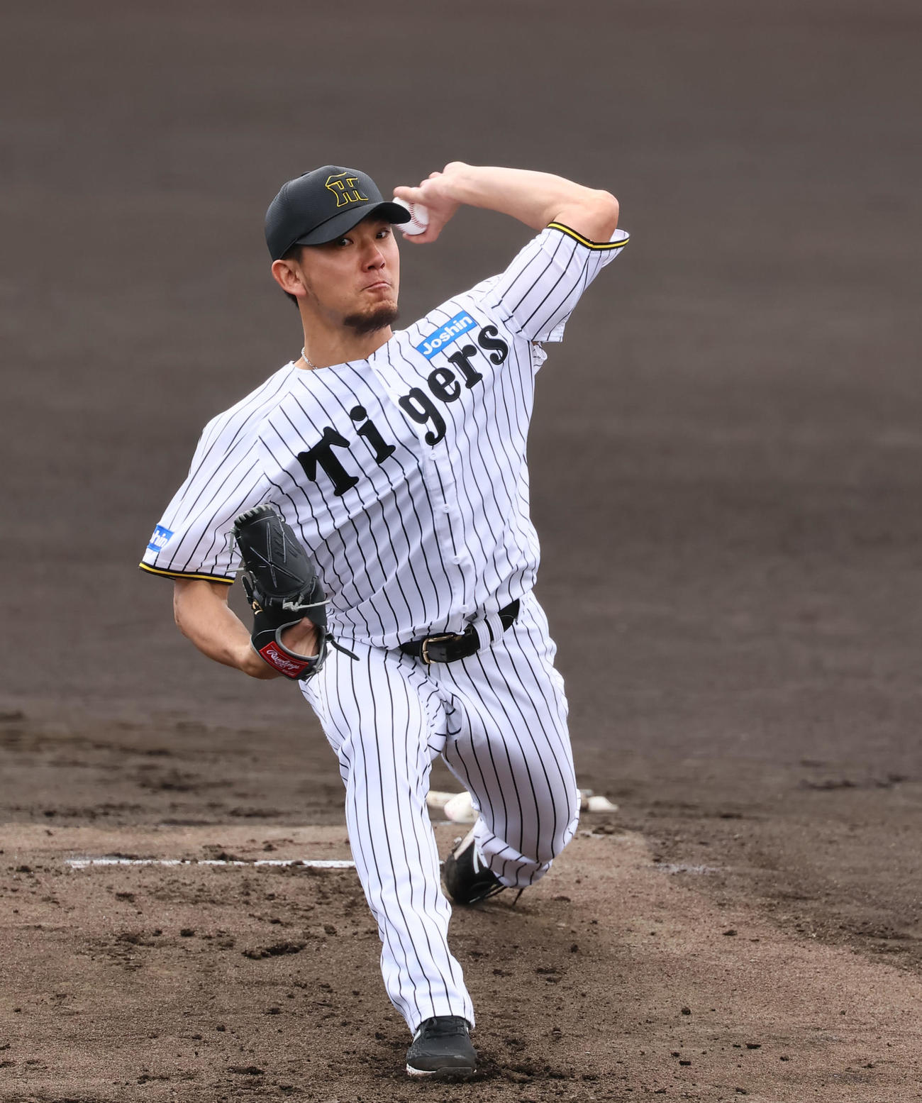 紅白戦　先発した白組伊藤将（撮影・藤尾明華）