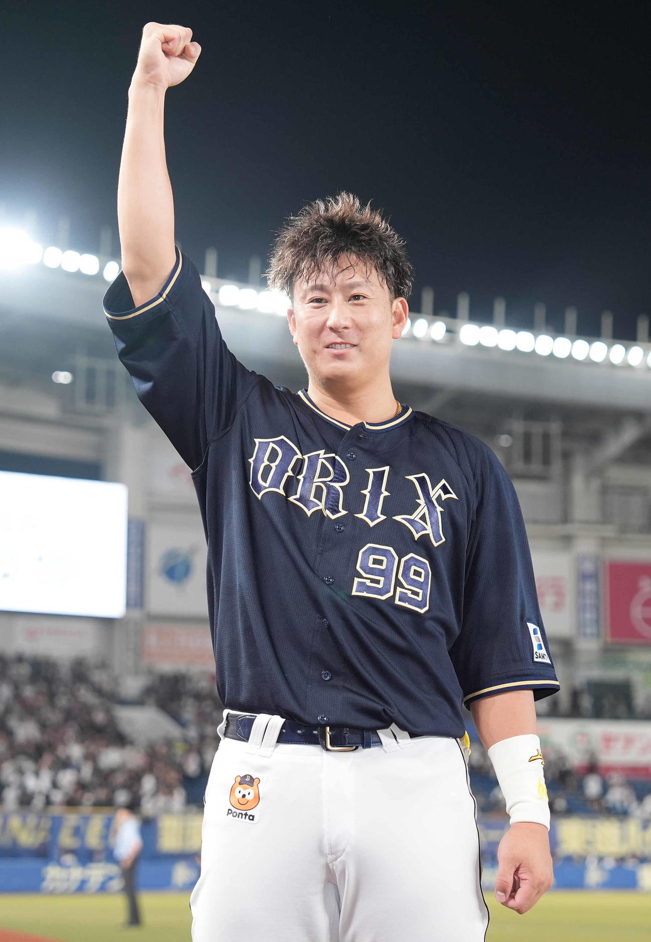昇天ポーズするオリックス杉本裕太郎（2024年6月29日撮影）