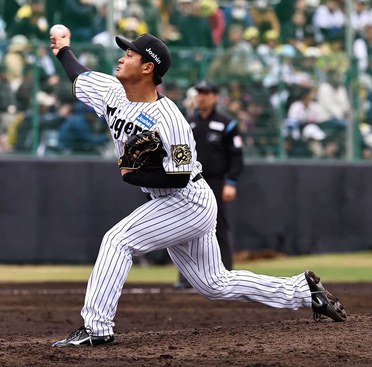 紅白戦　白組5番手で登板した松原快（撮影・上田博志）