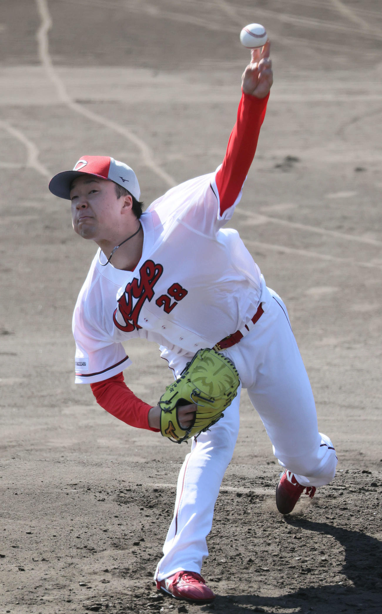 シート打撃に登板した広島ドラフト2位の佐藤柳（撮影・加藤孝規）