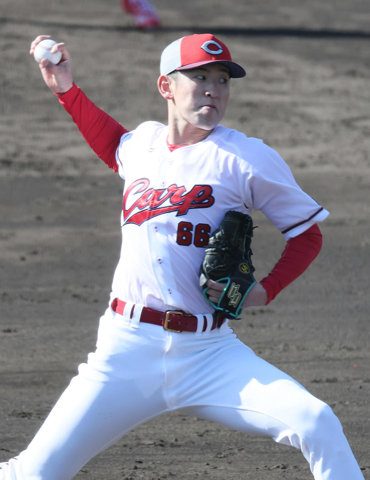 広島紅白戦　5回表紅組、白組3番手で登板し、好投の遠藤（撮影・加藤孝規）