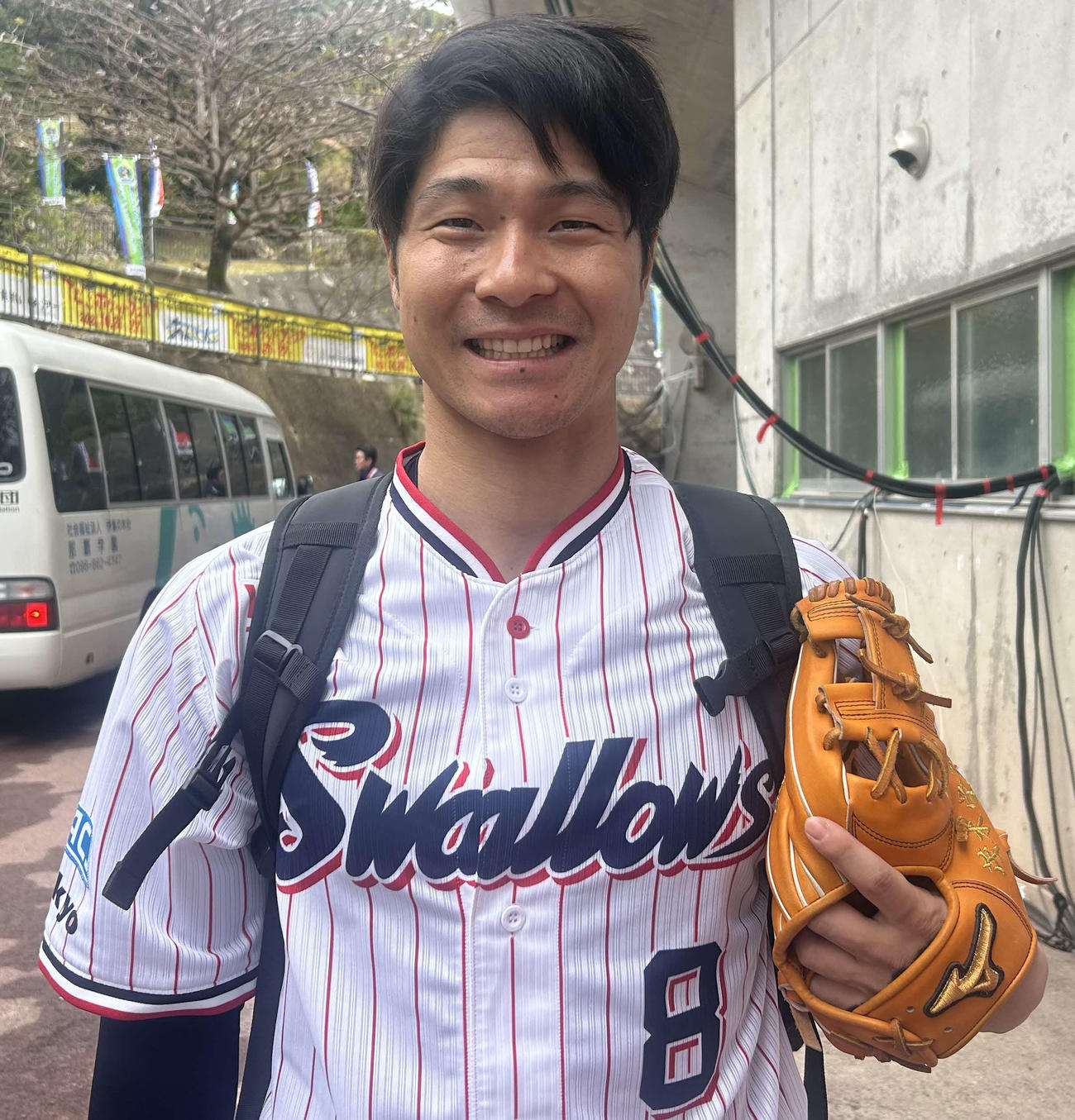 沖縄・浦添キャンプで充実の表情を見せるヤクルト茂木（撮影・佐瀬百合子）