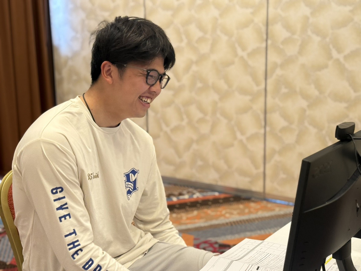 阪神の球団ファンクラブプレミアム会員限定の「オンラインミーティング」に参加する才木（球団提供）