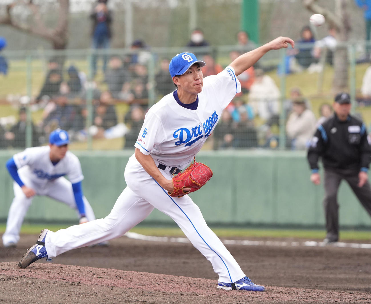 中日対DeNA 9回表、中日5番手で登板する橋本（撮影・森本幸一）