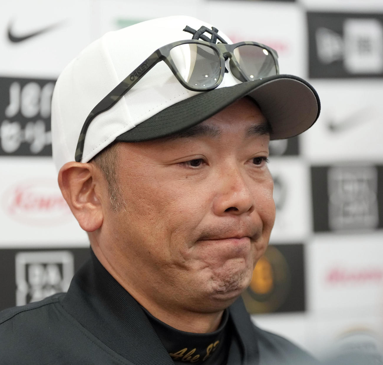 紅白戦を終え記者の質問に答える巨人阿部監督（撮影・たえ見朱実）