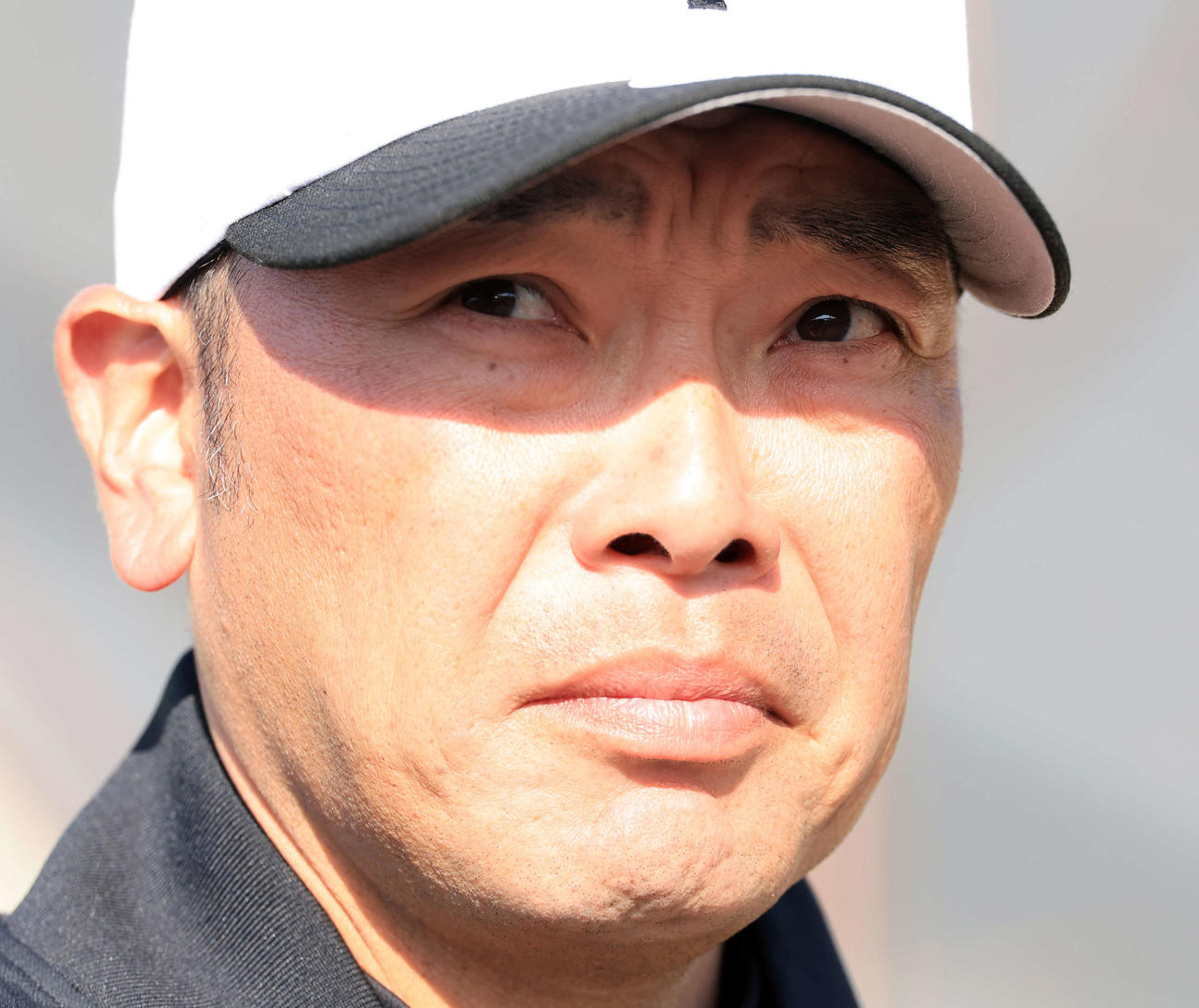 厳しい表情を見せる巨人阿部監督（撮影・浅見桂子）