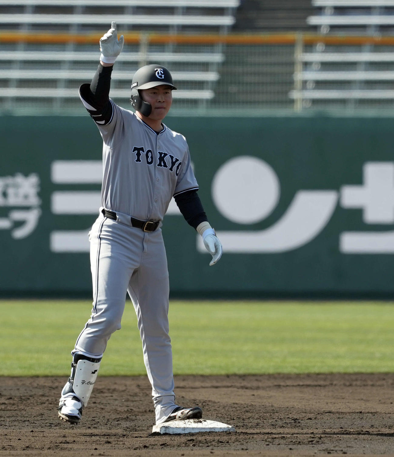 4回表紅組1死二塁打を放った岡田（撮影・たえ見朱実）