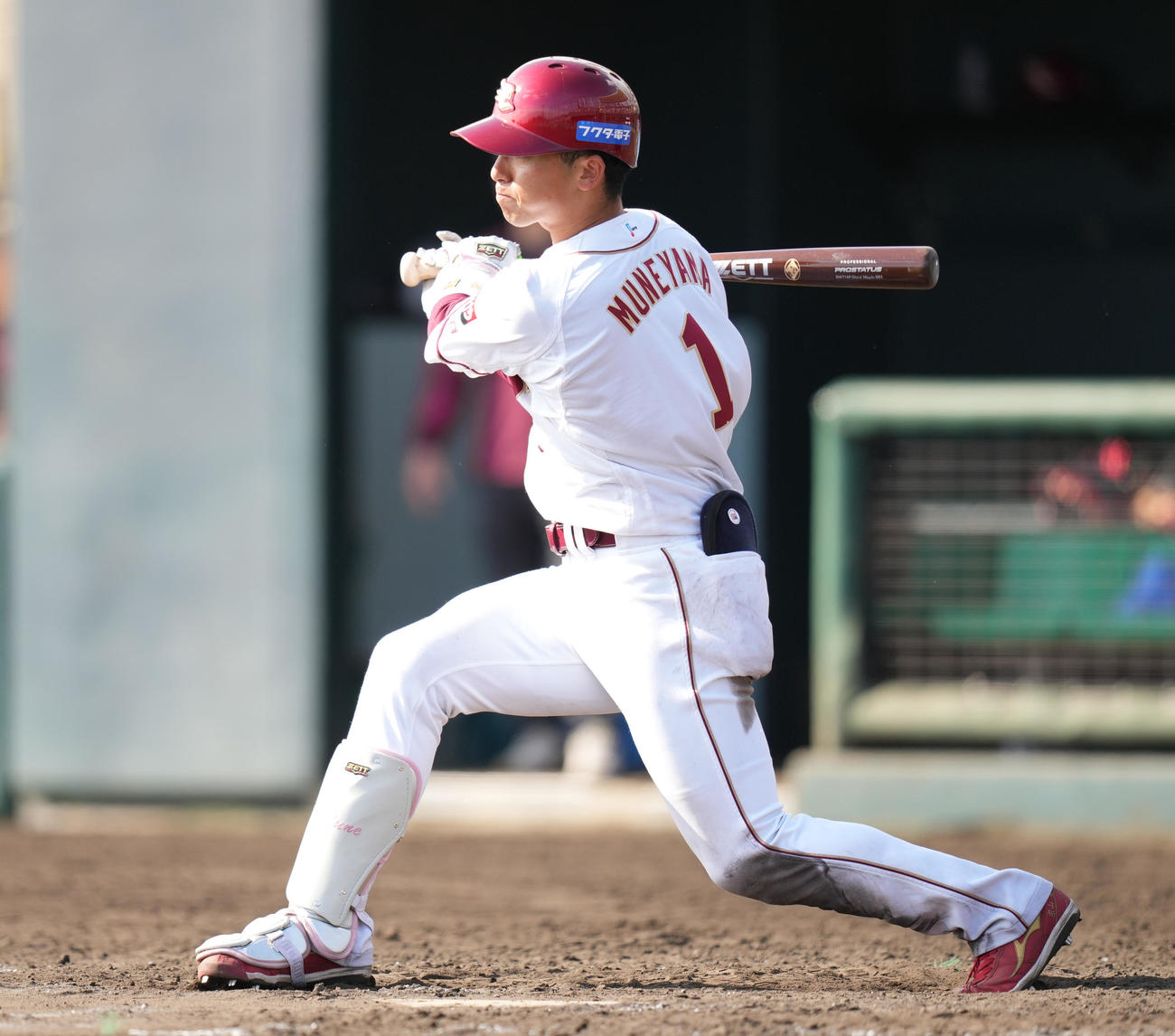 楽天対日本ハム　5回裏楽天無死、中前打を放つ宗山（撮影・鈴木みどり）