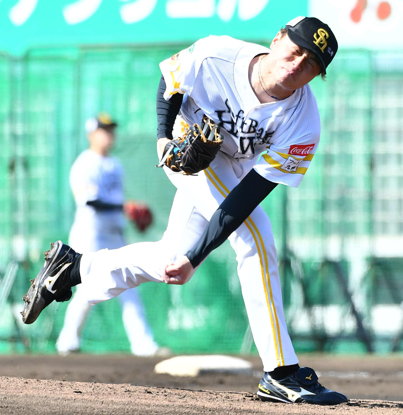 ライブBPに登板したソフトバンク前田純（撮影・岩下翔太）