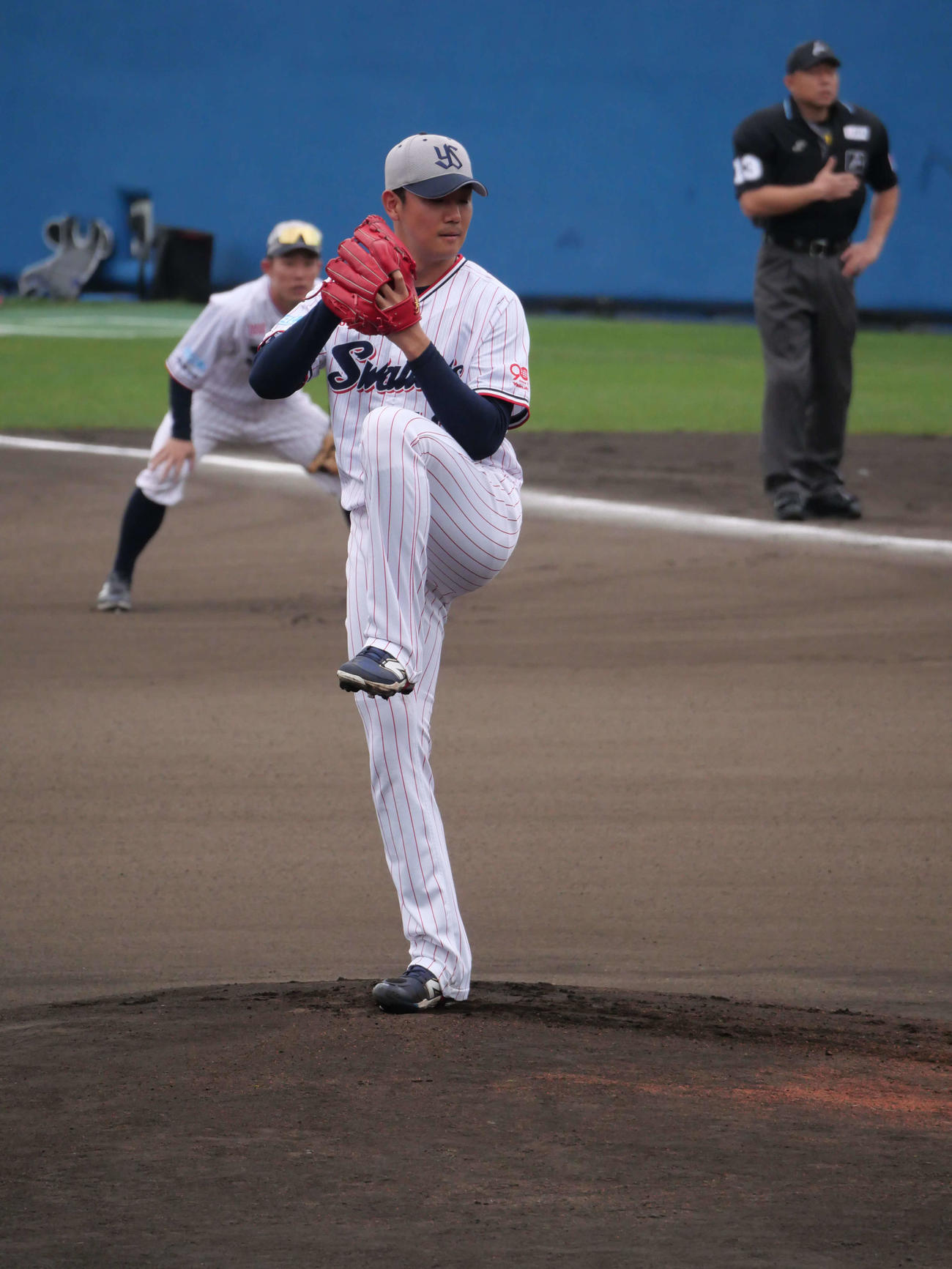 シート打撃に登板したヤクルト奥川（撮影・上田悠太）