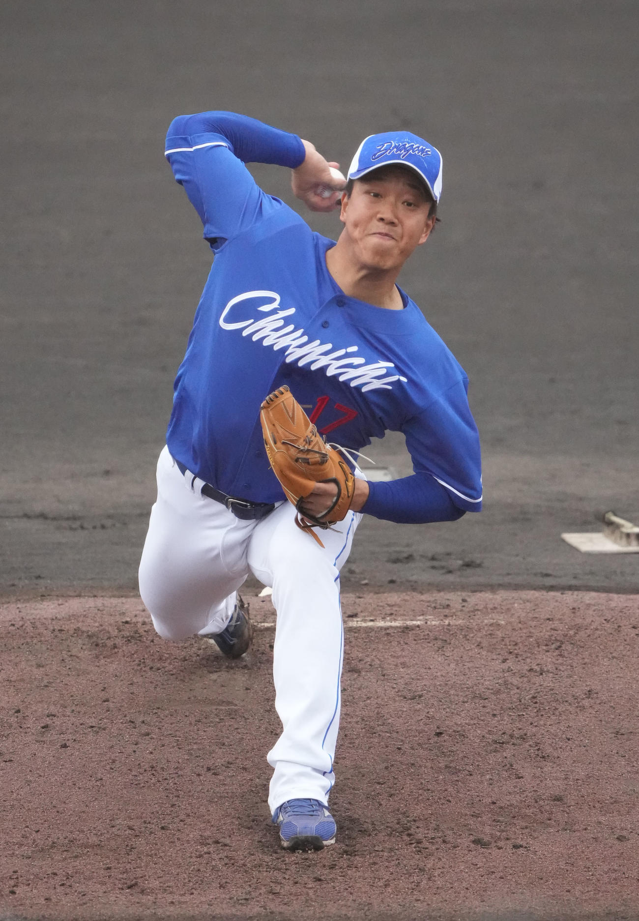シート打撃練習に登板する柳（撮影・森本幸一）