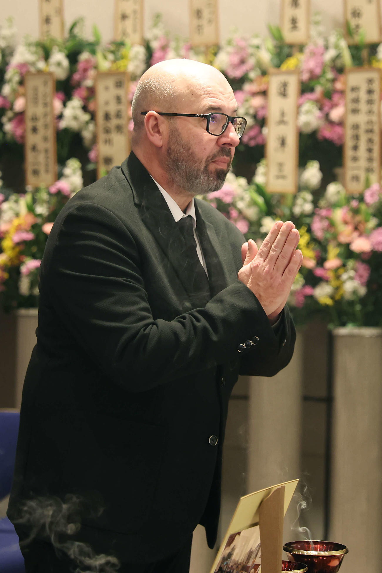 8日、吉田義男さんの葬儀に参列したフランス野球・ソフトボール連盟のセミネ会長