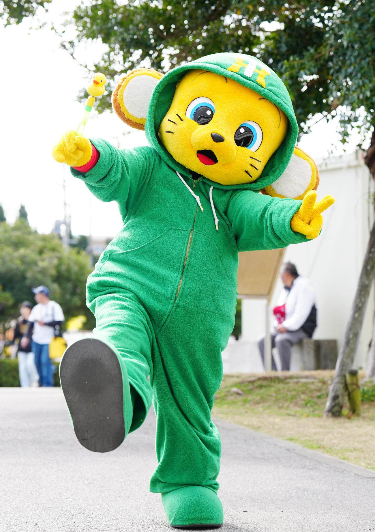 阪神対楽天　ピースサインを見せる阪神マスコットのキー太（撮影・江口和貴）