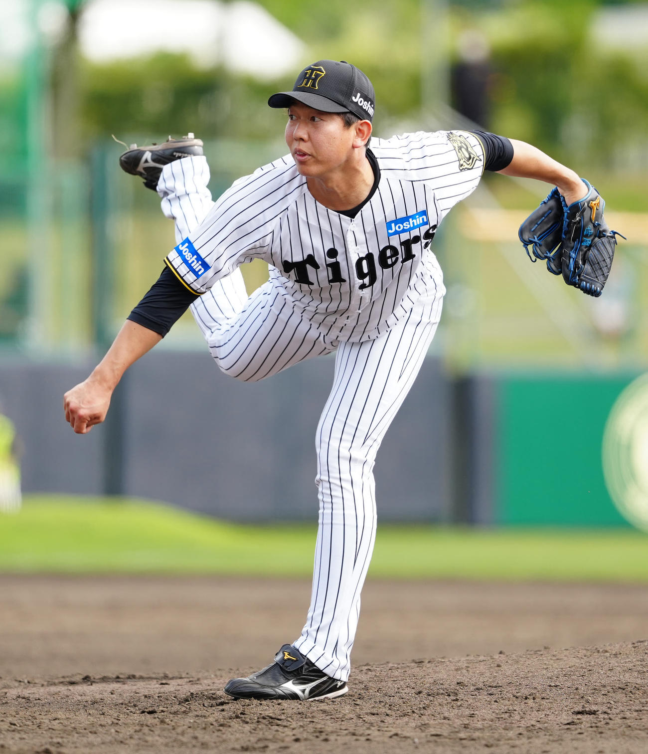 阪神対楽天　阪神3番手の畠（撮影・江口和貴）