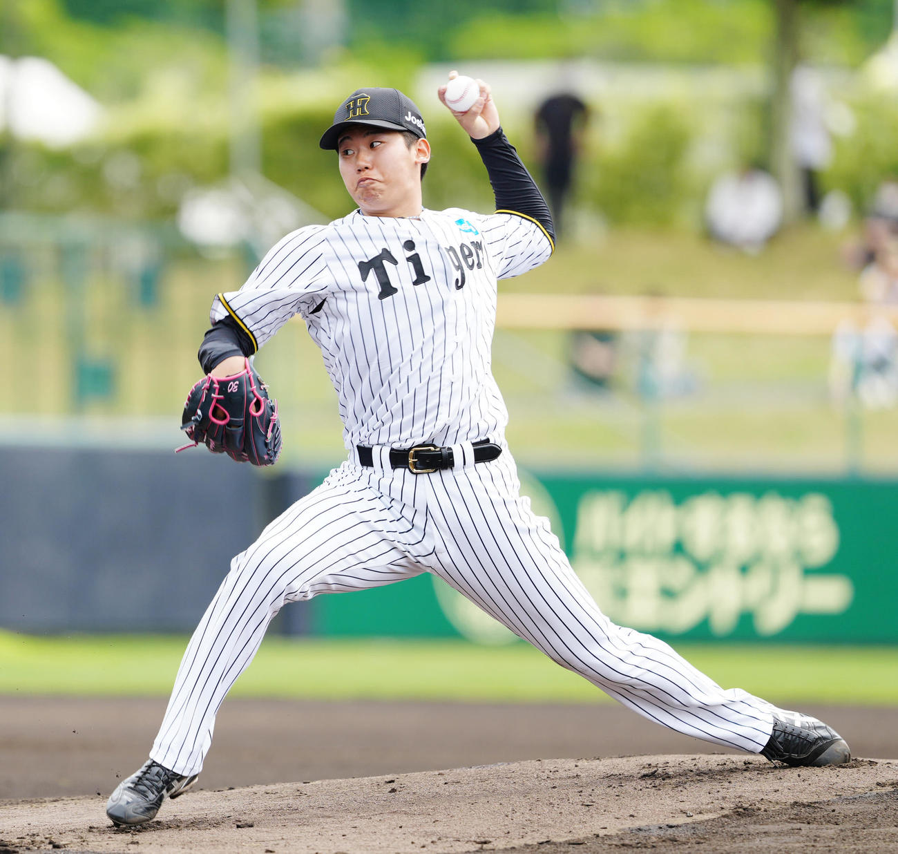 阪神対楽天　阪神先発の門別（撮影・江口和貴）