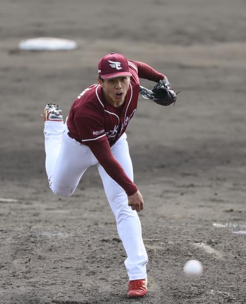練習試合　阪神対楽天　4回、2番手で登板した楽天中込陽翔（撮影・藤尾明華）