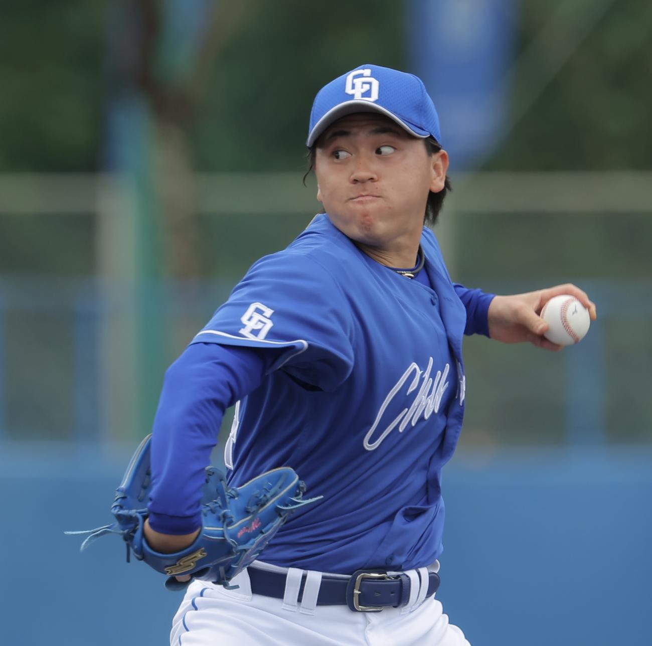 DeNA対中日　先発登板する中日三浦（撮影・河田真司）