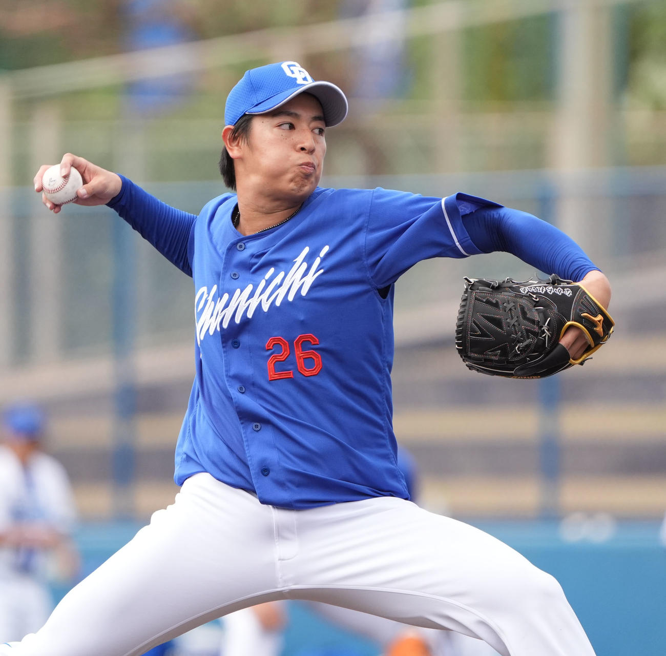 DeNA対中日　4回裏、中日2番手で登板する仲地（撮影・森本幸一）